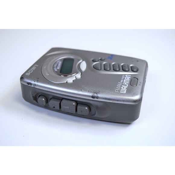 Sony Walkman WM-FX271 Digital Tuning AM/FM Radio & Cassette Player w/ Case READ - Picture 9 of 11